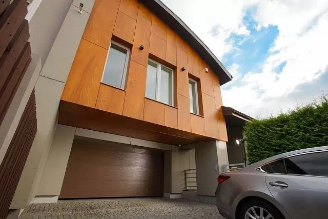 Теплые секционные гаражные ворота ALUTECH Prestige 3000x2500 мм